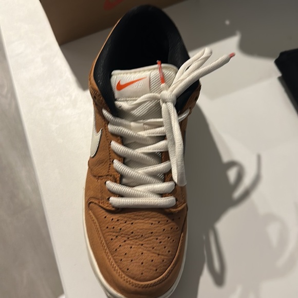 Nike SB Dunk Low 9 Mens/ 10.5 Womens - Picture 2 of 4